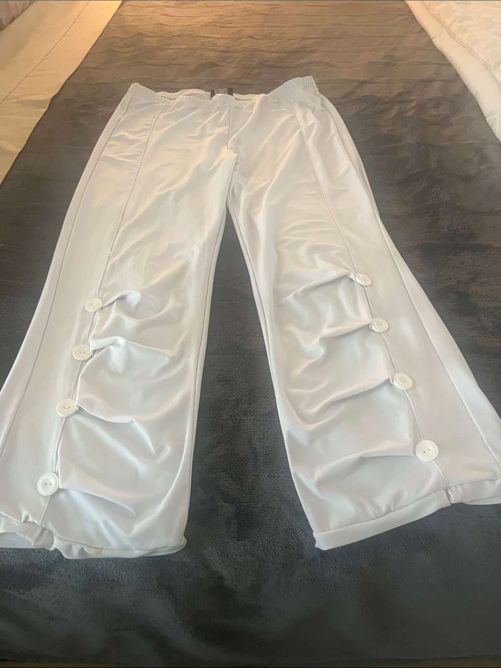 Bali White Wide-Leg Button-Accent Capris